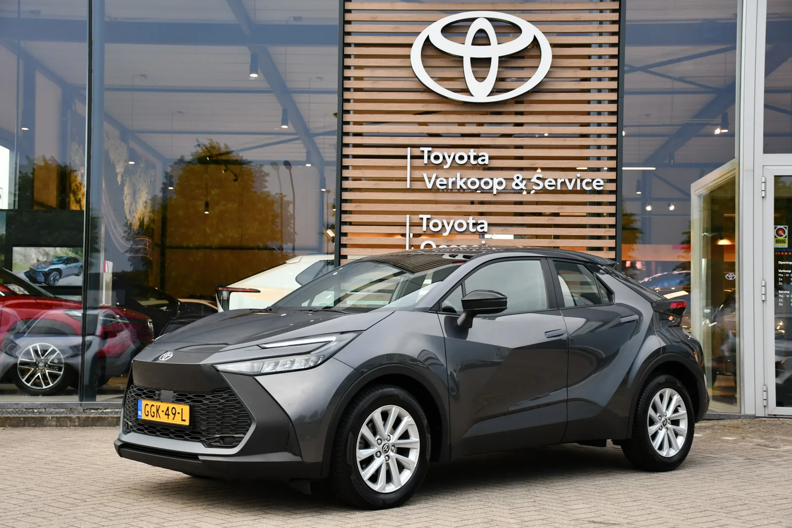 Toyota C-HR (2024) — foto 1