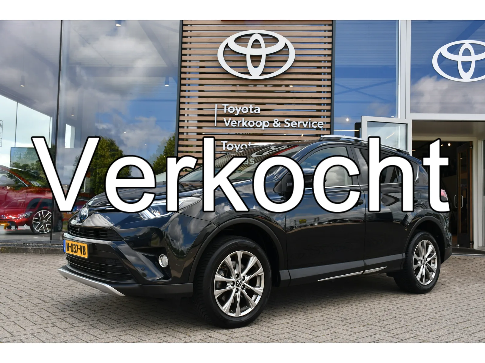 Toyota RAV4 (2016) — foto 1