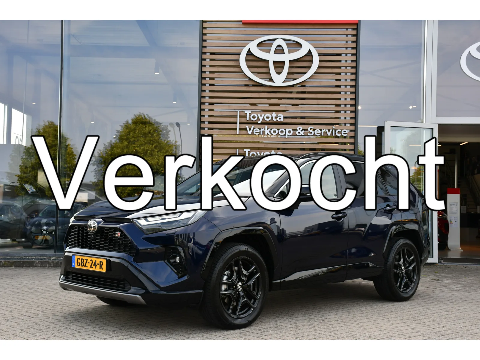 Toyota RAV4 (2024) — foto 1