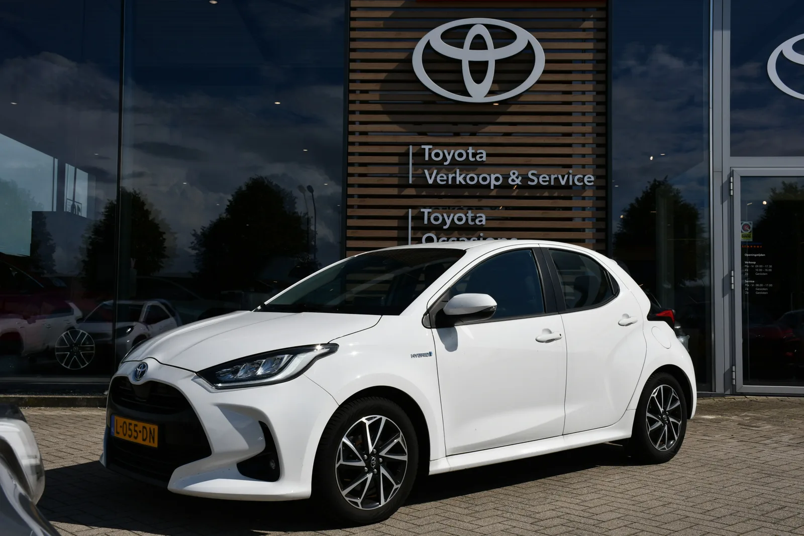 Toyota Yaris (2021) — foto 1