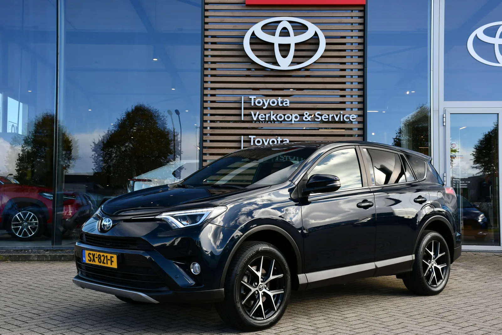 Toyota RAV4 (2018) — foto 1