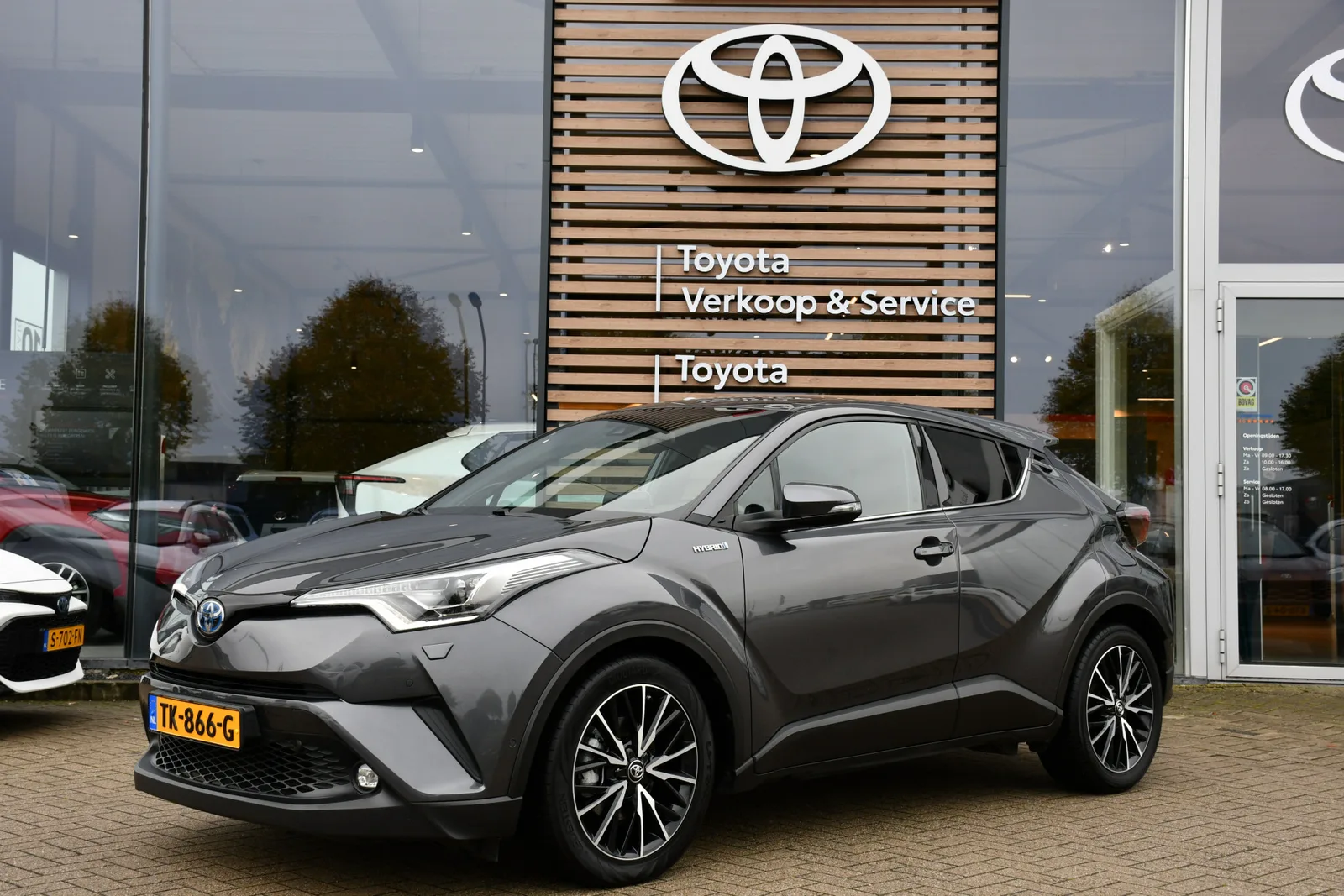 Toyota C-HR (2018) — foto 1