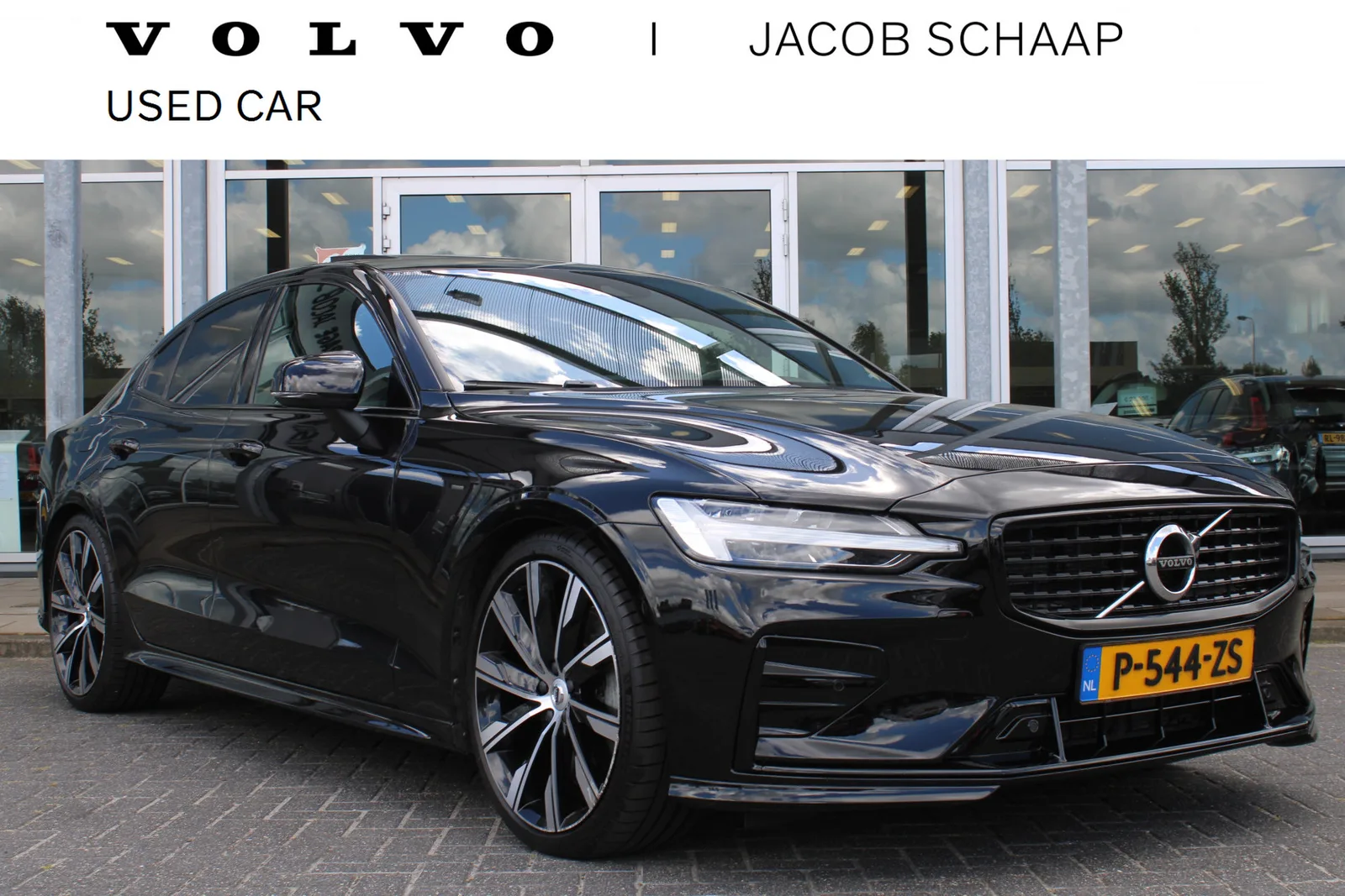 Volvo S60 (2023) — foto 1