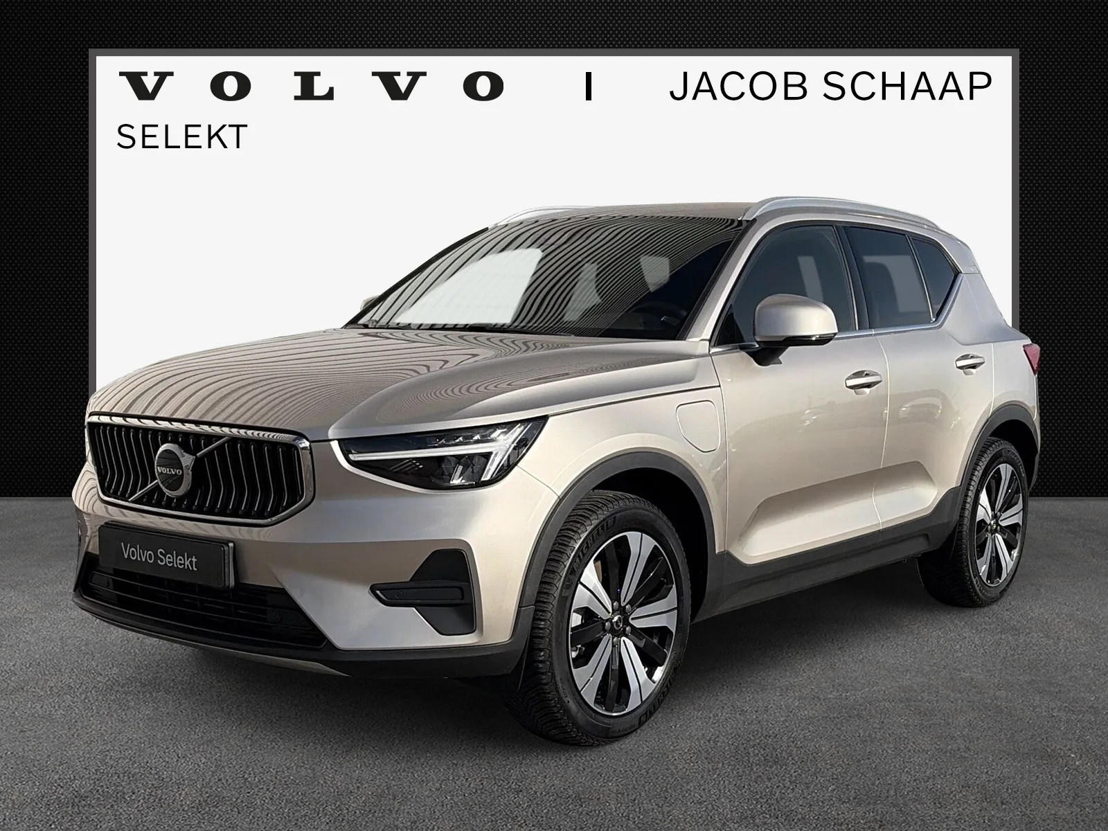 Volvo XC40 (2023) — foto 1