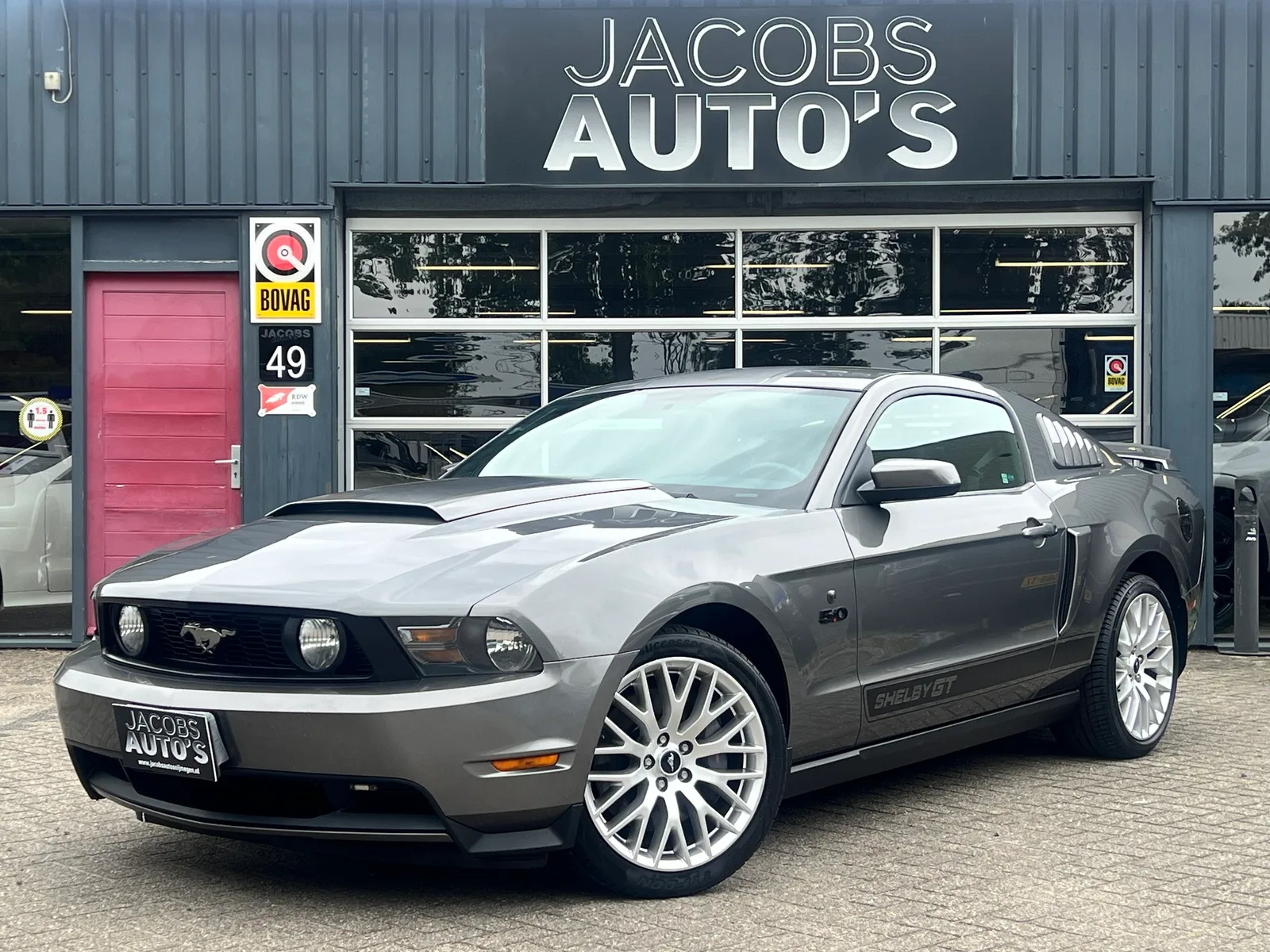 Ford Mustang (2011) — foto 1