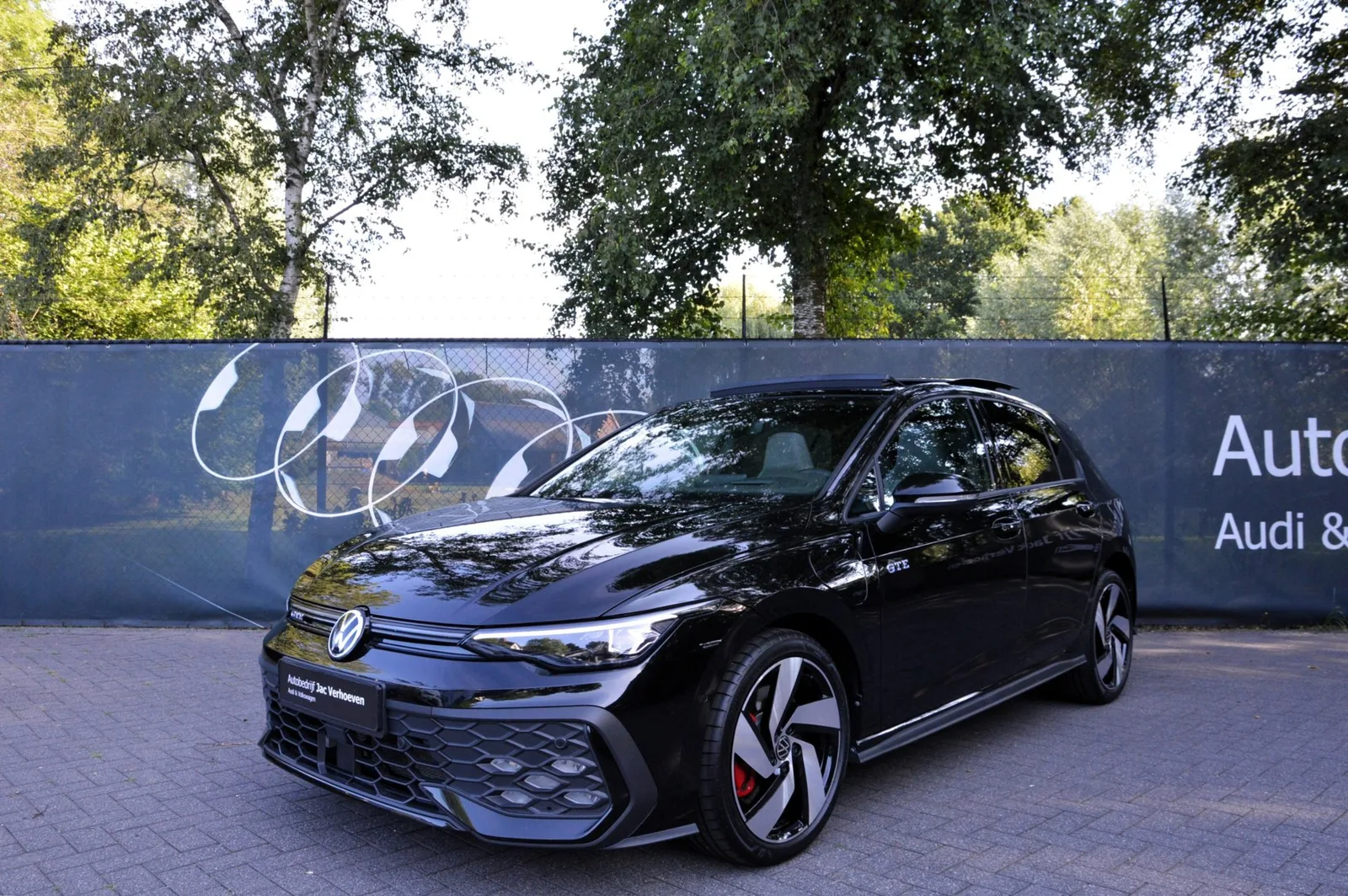 Volkswagen Golf (2025) — foto 1