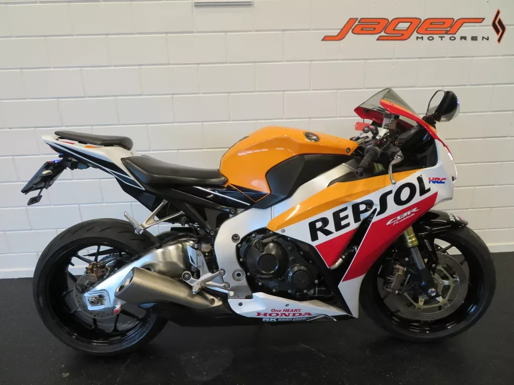 Honda CBR 1000 RR Fireblade (2013) — foto 1
