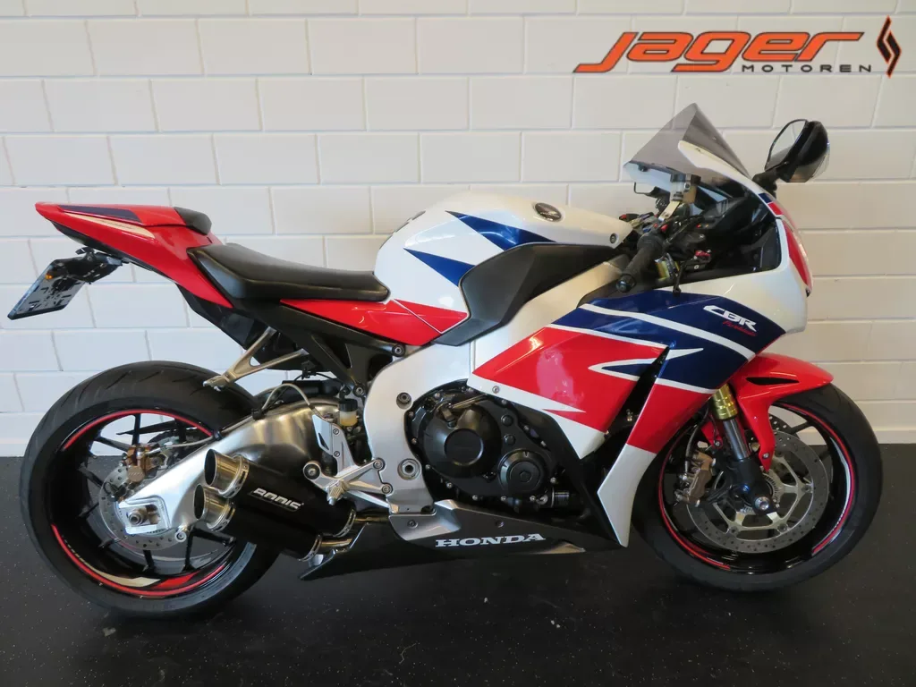 Honda CBR 1000RR SP (2014) — foto 1