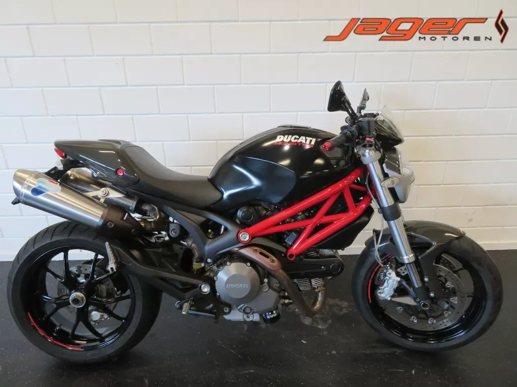 Ducati Monster 796 (2011) — foto 1