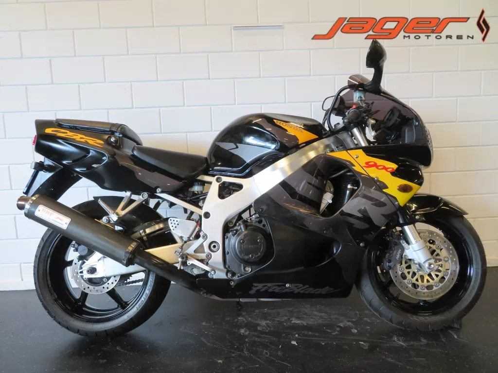 Honda CBR 900 RR Fireblade (1996) — foto 1