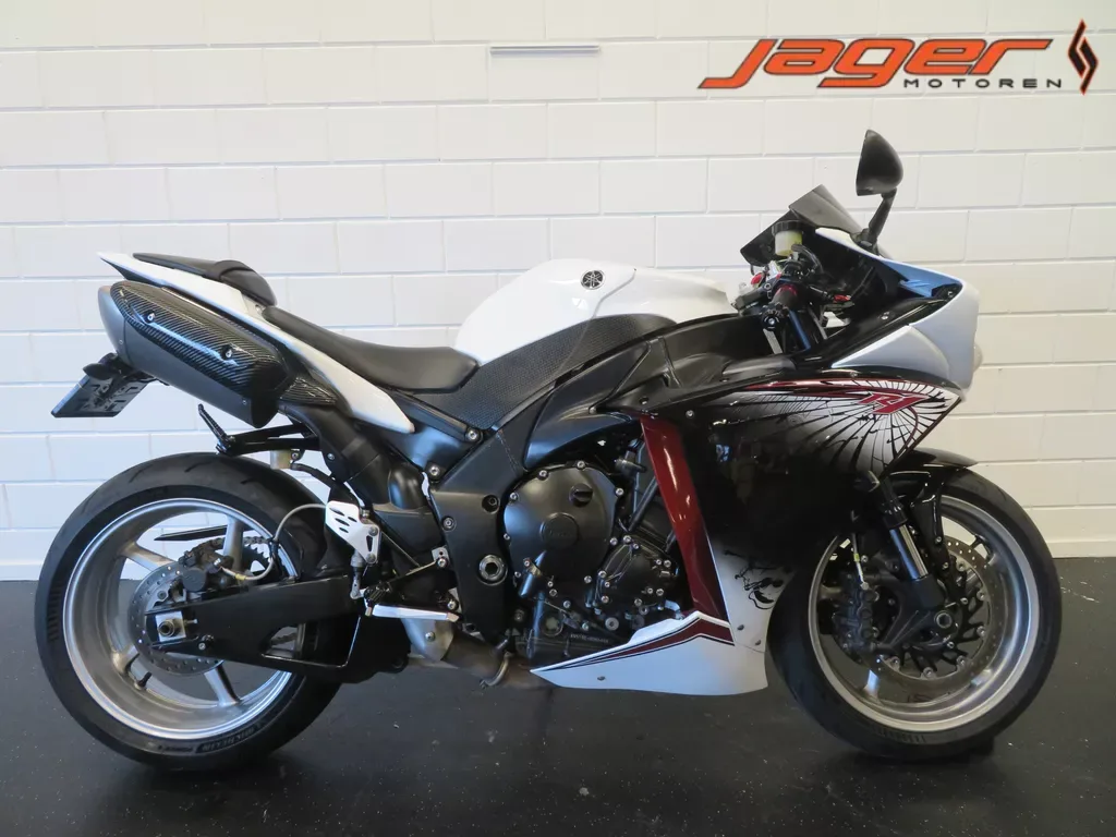 Yamaha YZF-R1 (2009) — foto 1