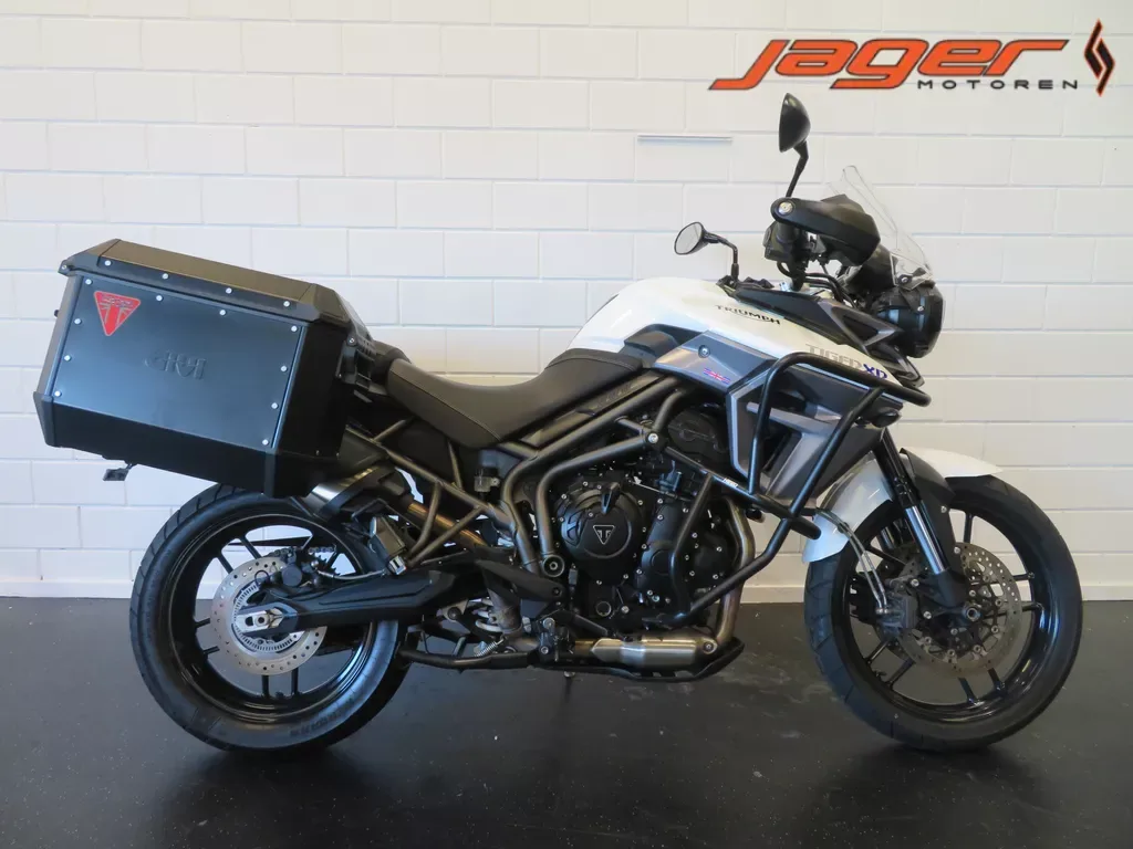 Triumph Tiger 800 XR (2016) — foto 1