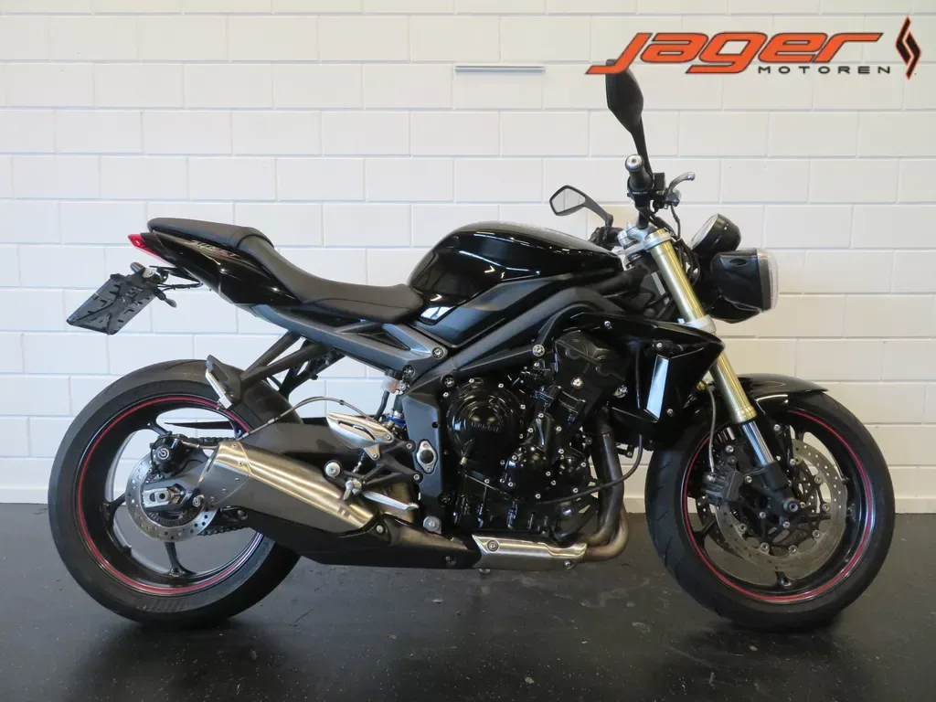 Triumph Street Triple 675 (2016) — foto 1