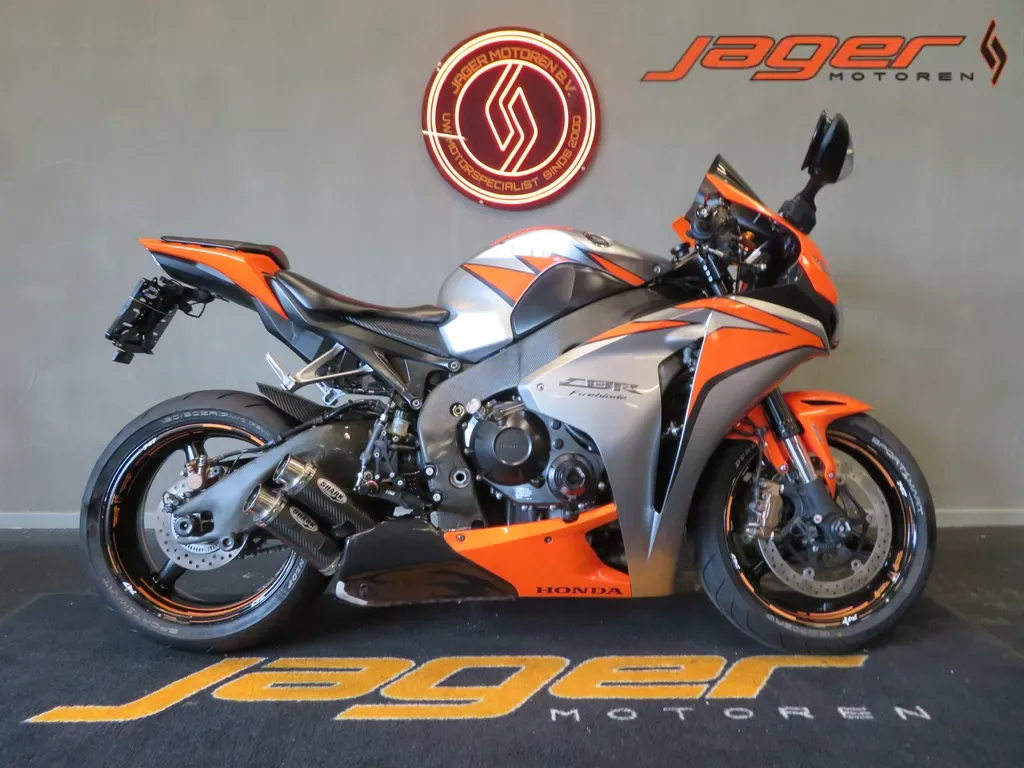 Honda CBR 1000 RR Fireblade (2011) — foto 1