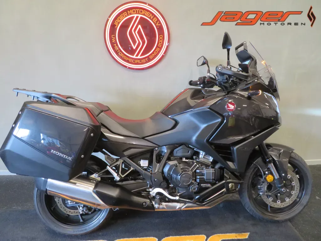 Honda NT 1100 (2023) — foto 1