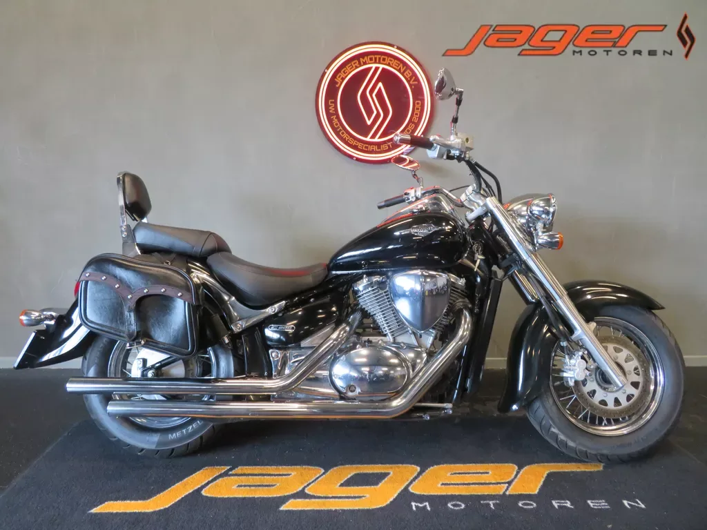 Suzuki VL 800 Intruder Volusia (2013) — foto 1