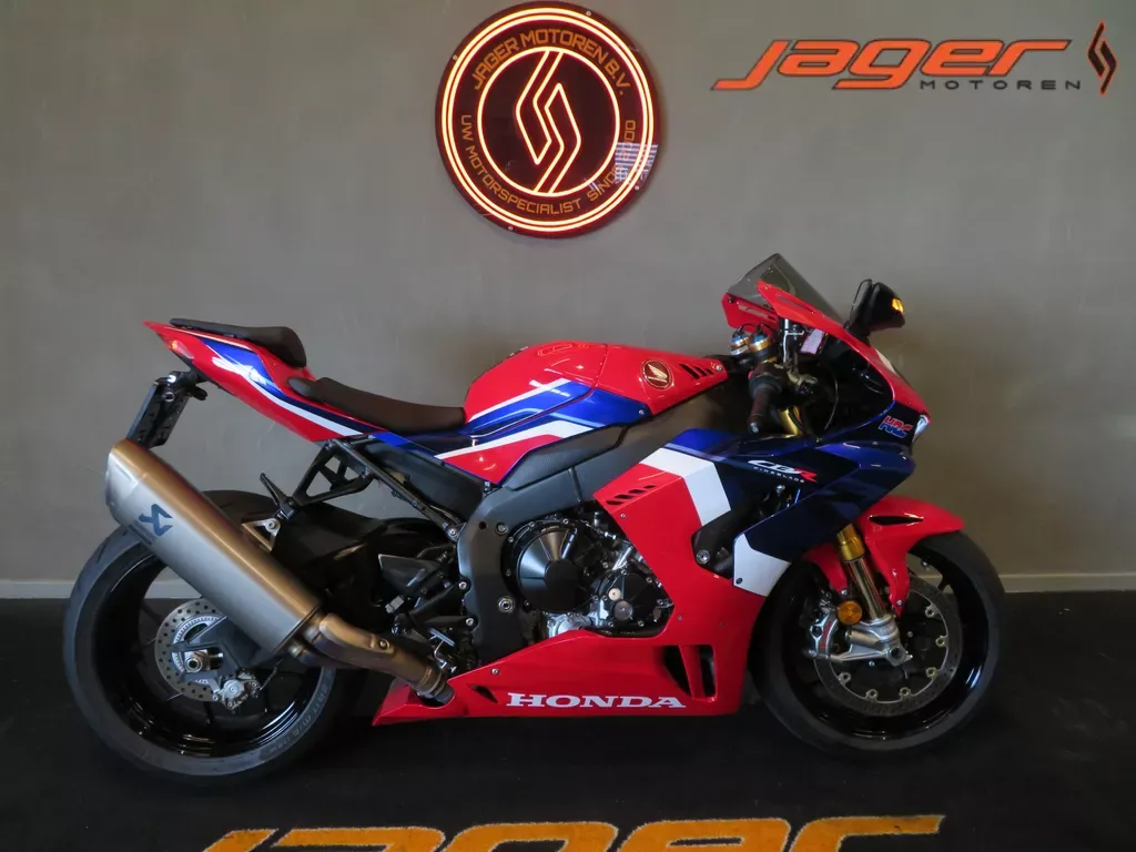 Honda CBR1000RR (2022) — foto 1