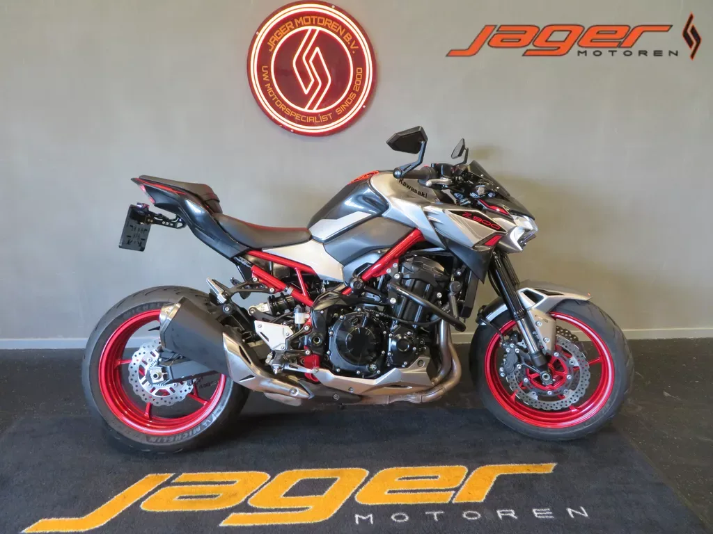 Kawasaki Z900 (2023) — foto 1