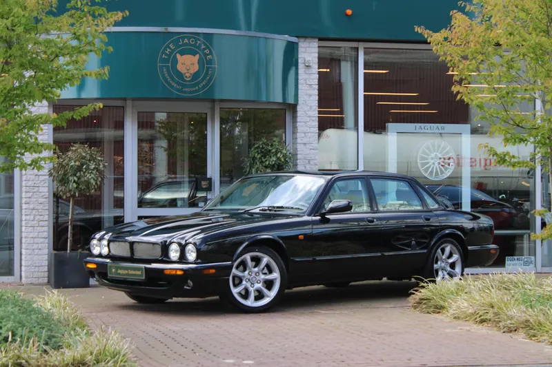 Jaguar XJR (2001)