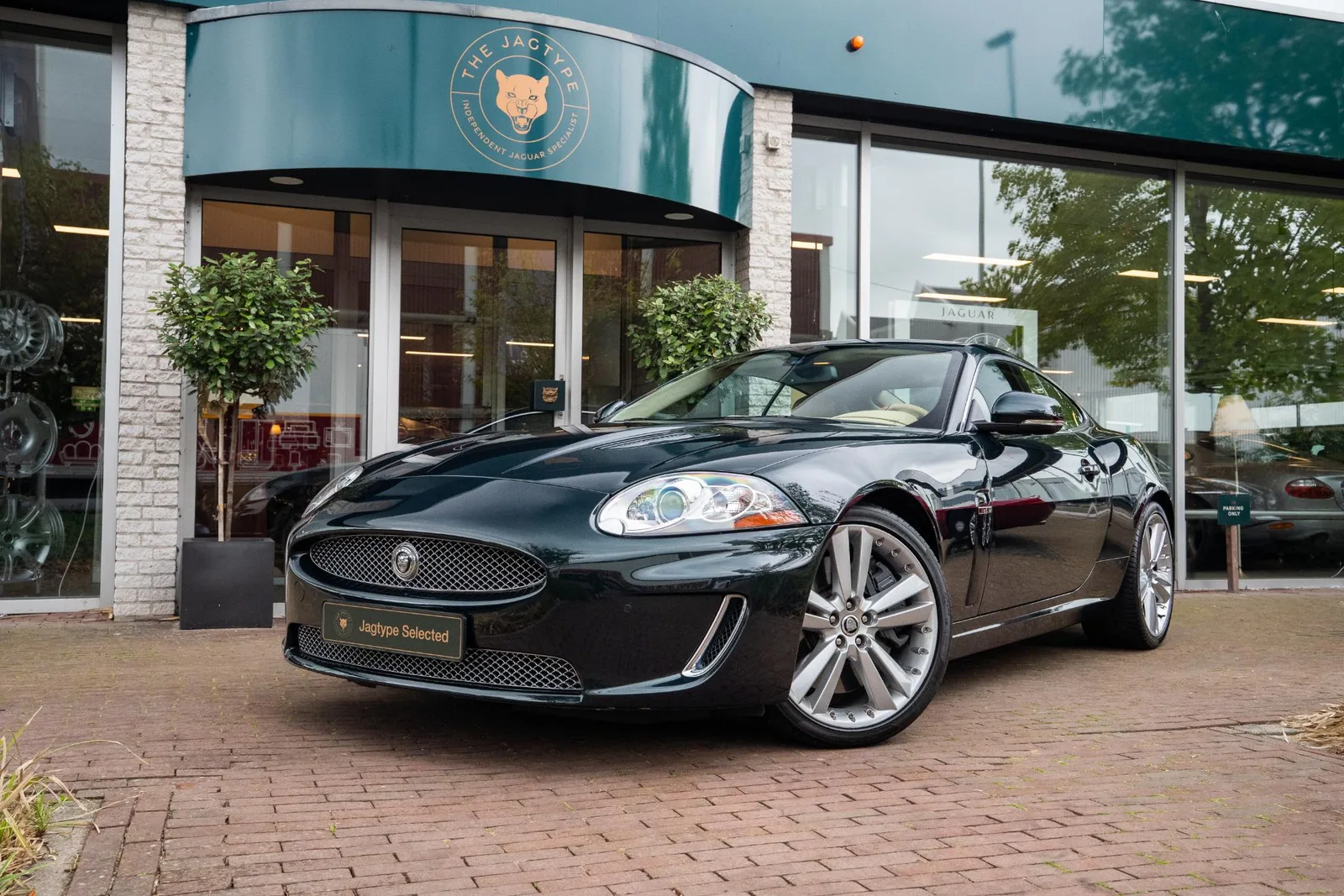 Jaguar XKR (2010) — foto 1