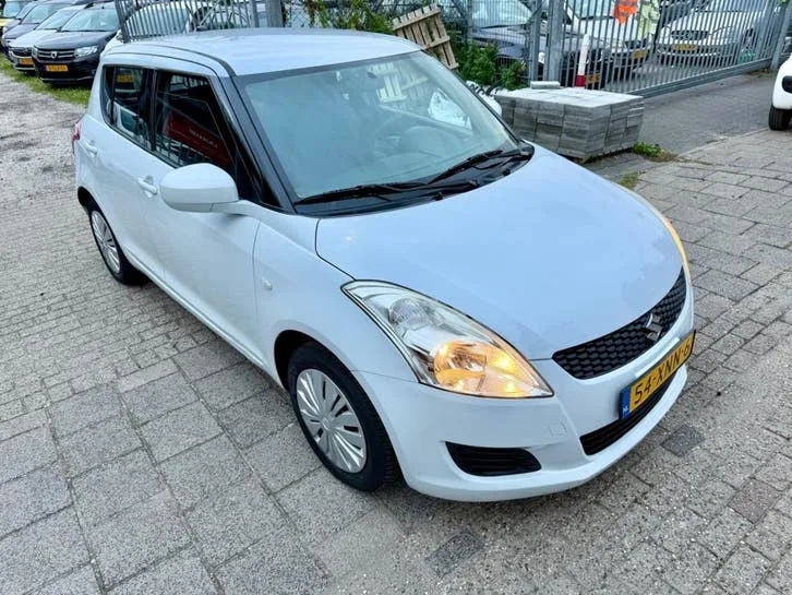 Suzuki Swift (2012) — foto 1