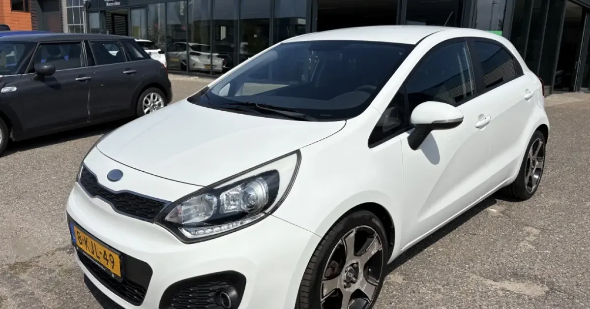 Kia Rio (2013) — foto 1