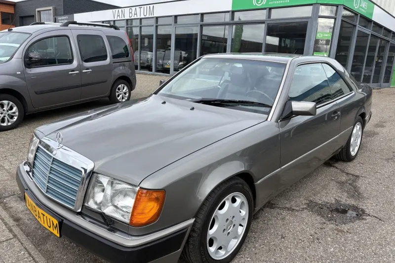 Mercedes-Benz 300 (1991)
