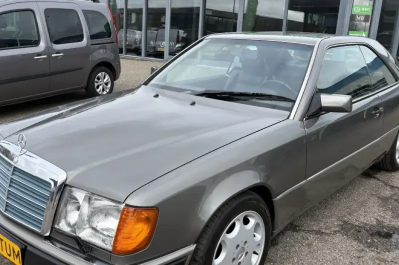 Mercedes-Benz 300 (1991)