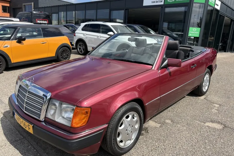 Mercedes-Benz 300 (1992)