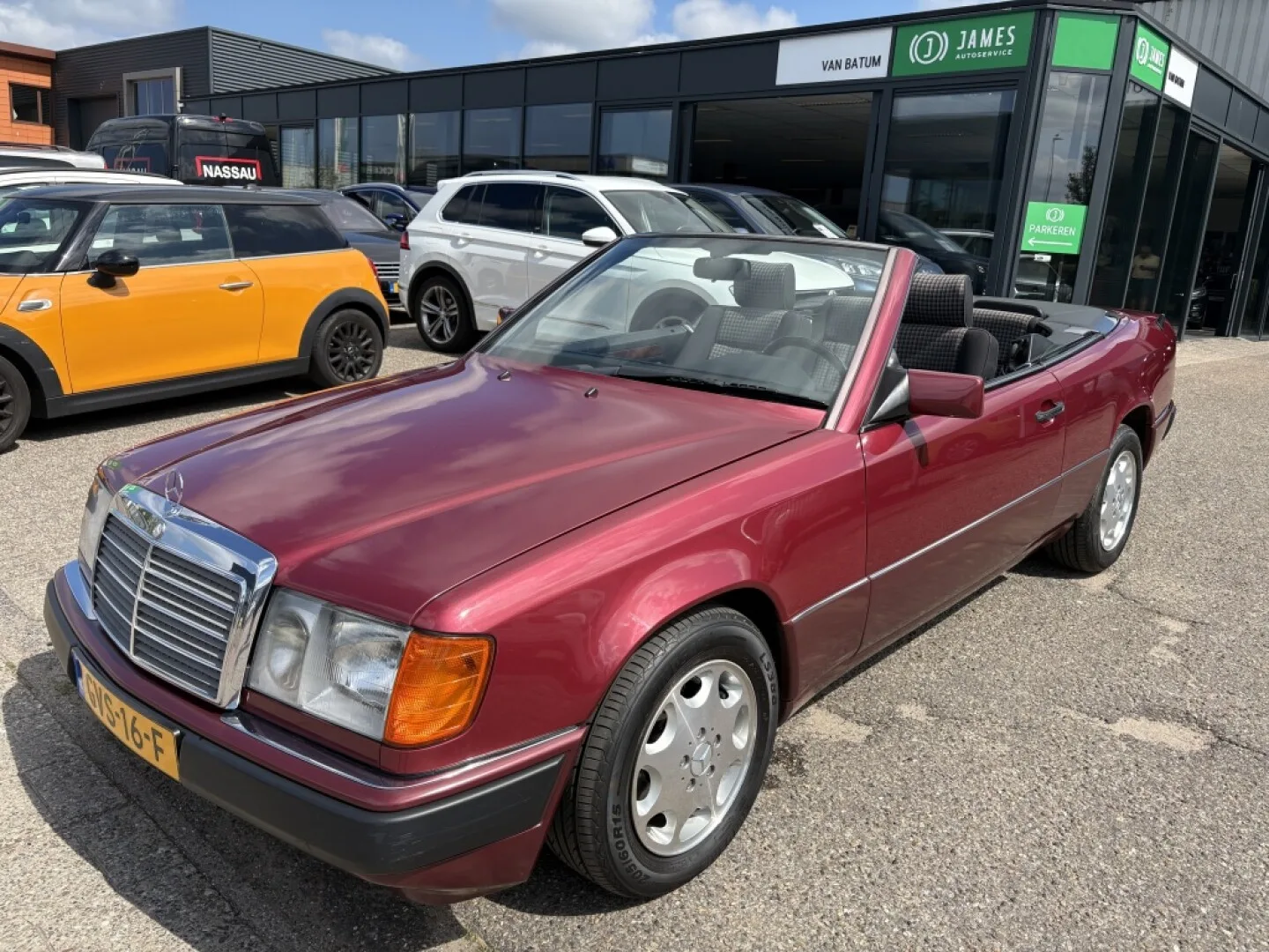 Mercedes-Benz 300 (1992) — foto 1