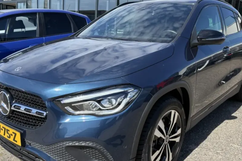 Mercedes-Benz GLA (2022)