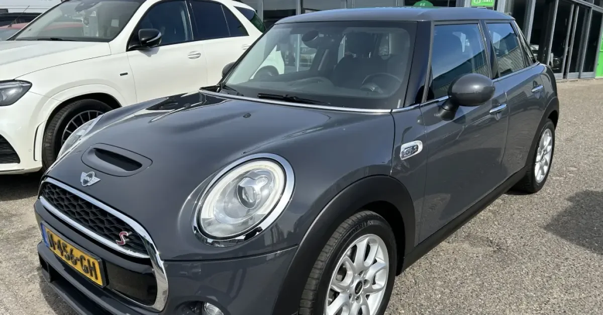 MINI Cooper (2018) — foto 1