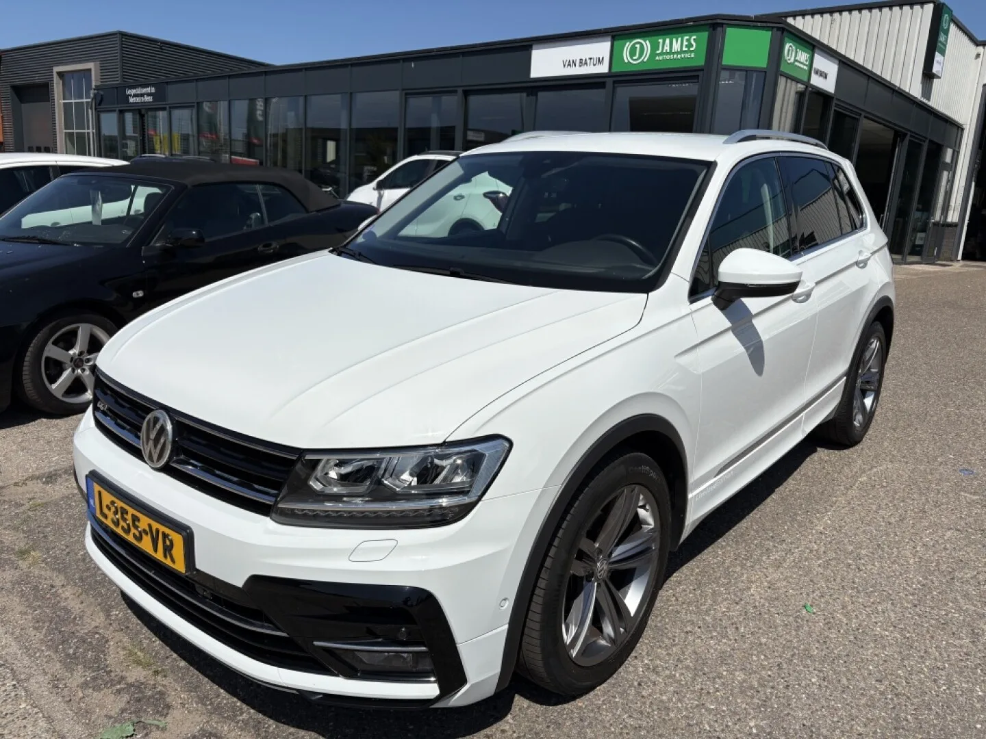 Volkswagen Tiguan (2018) — foto 1