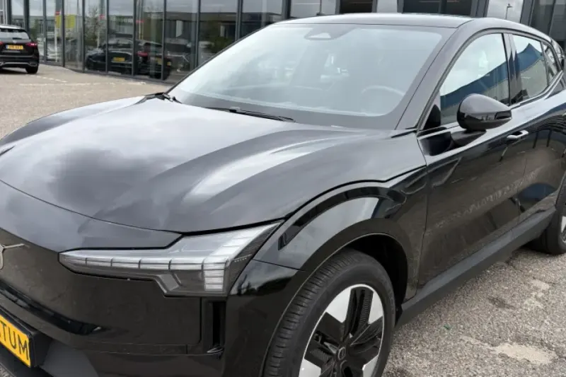 Volvo EX30 (2024)