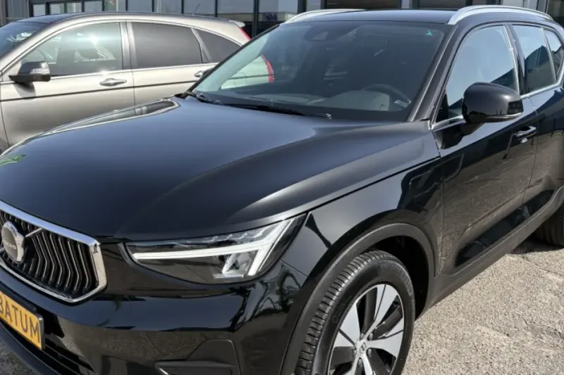 Volvo XC40 (2023)