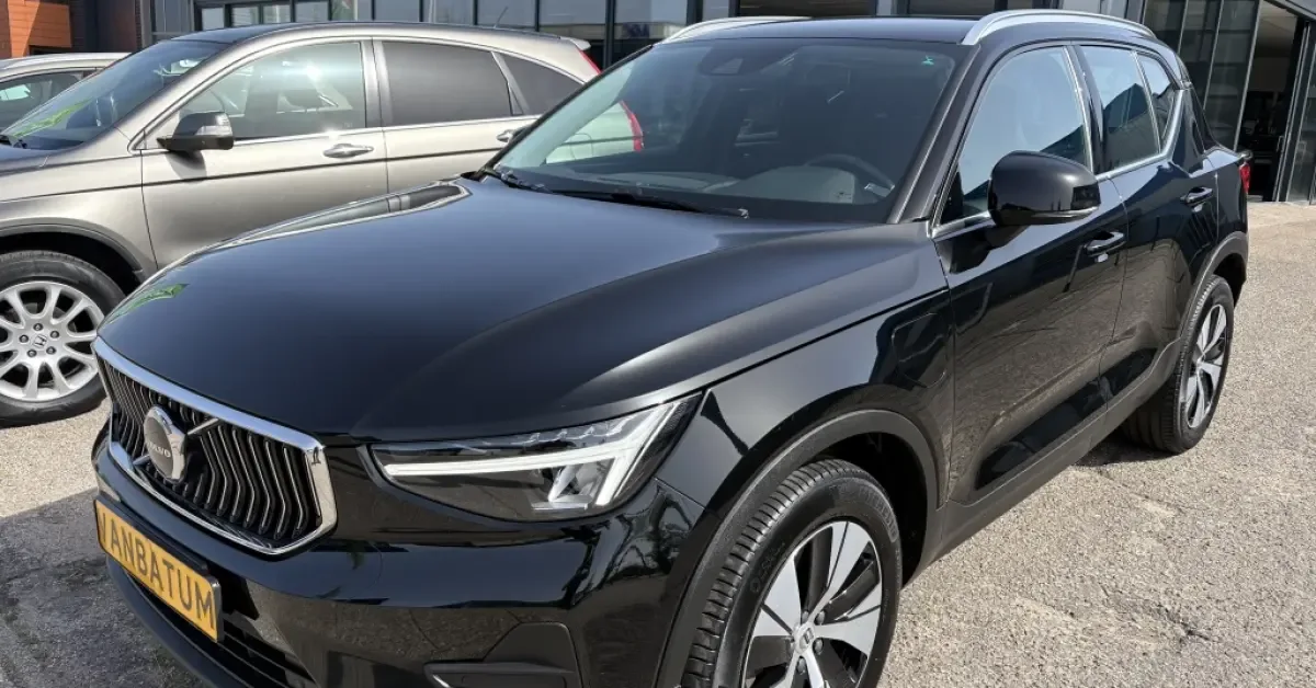 Volvo XC40 (2023) — foto 1