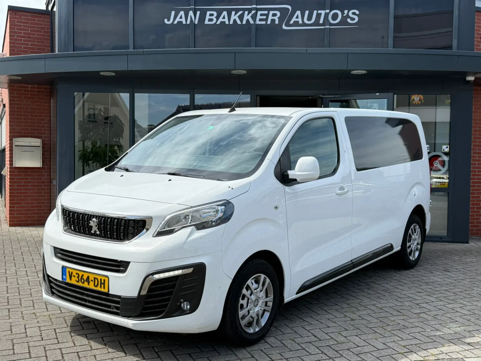 Peugeot Expert (2017) — foto 1