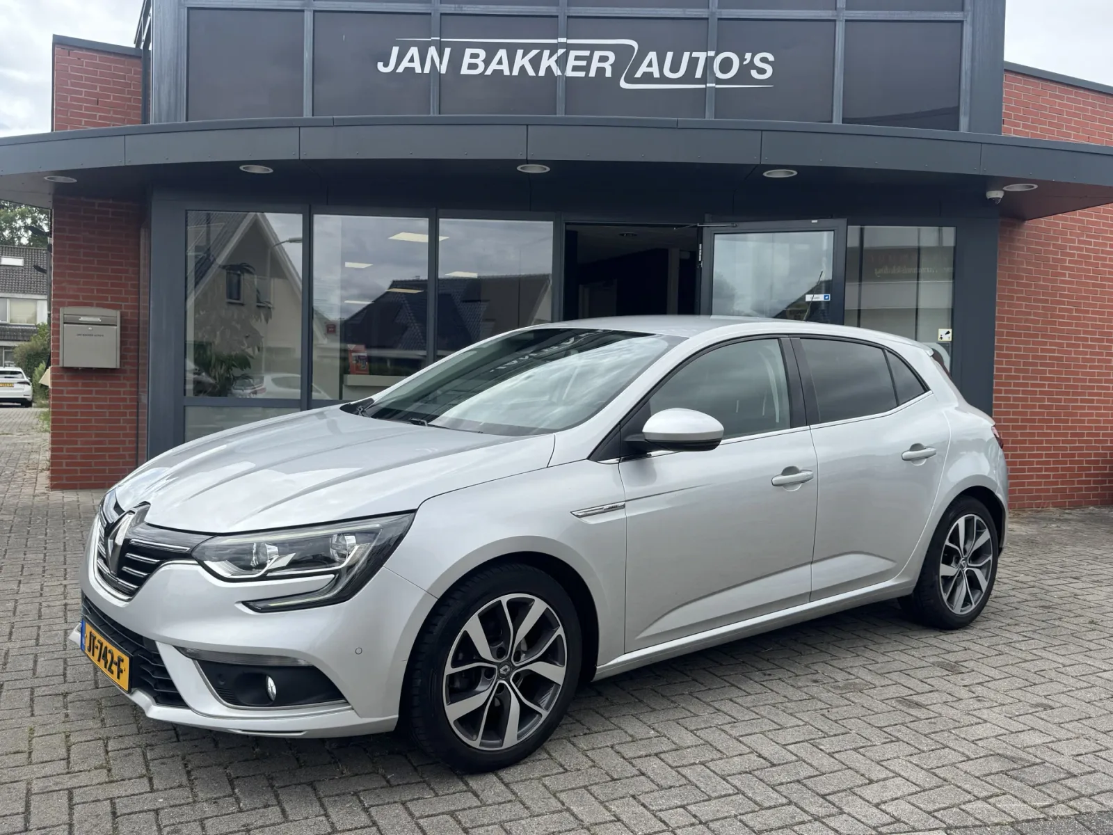 Renault Mégane (2016) — foto 1