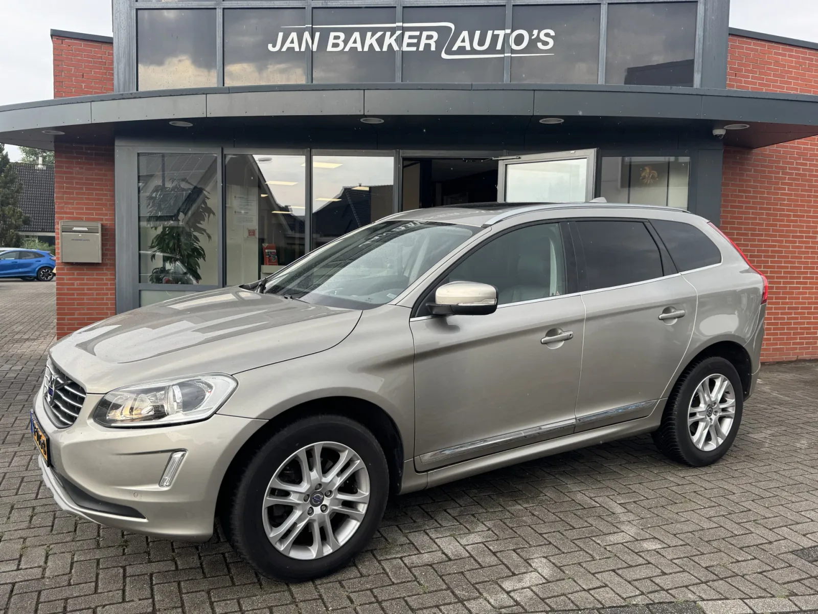 Volvo XC60 (2015) — foto 1