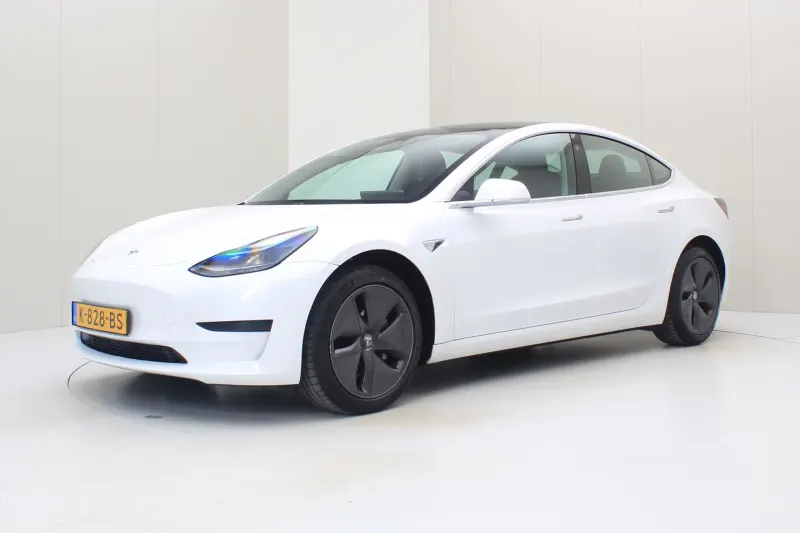 Tesla Model 3 (2020)