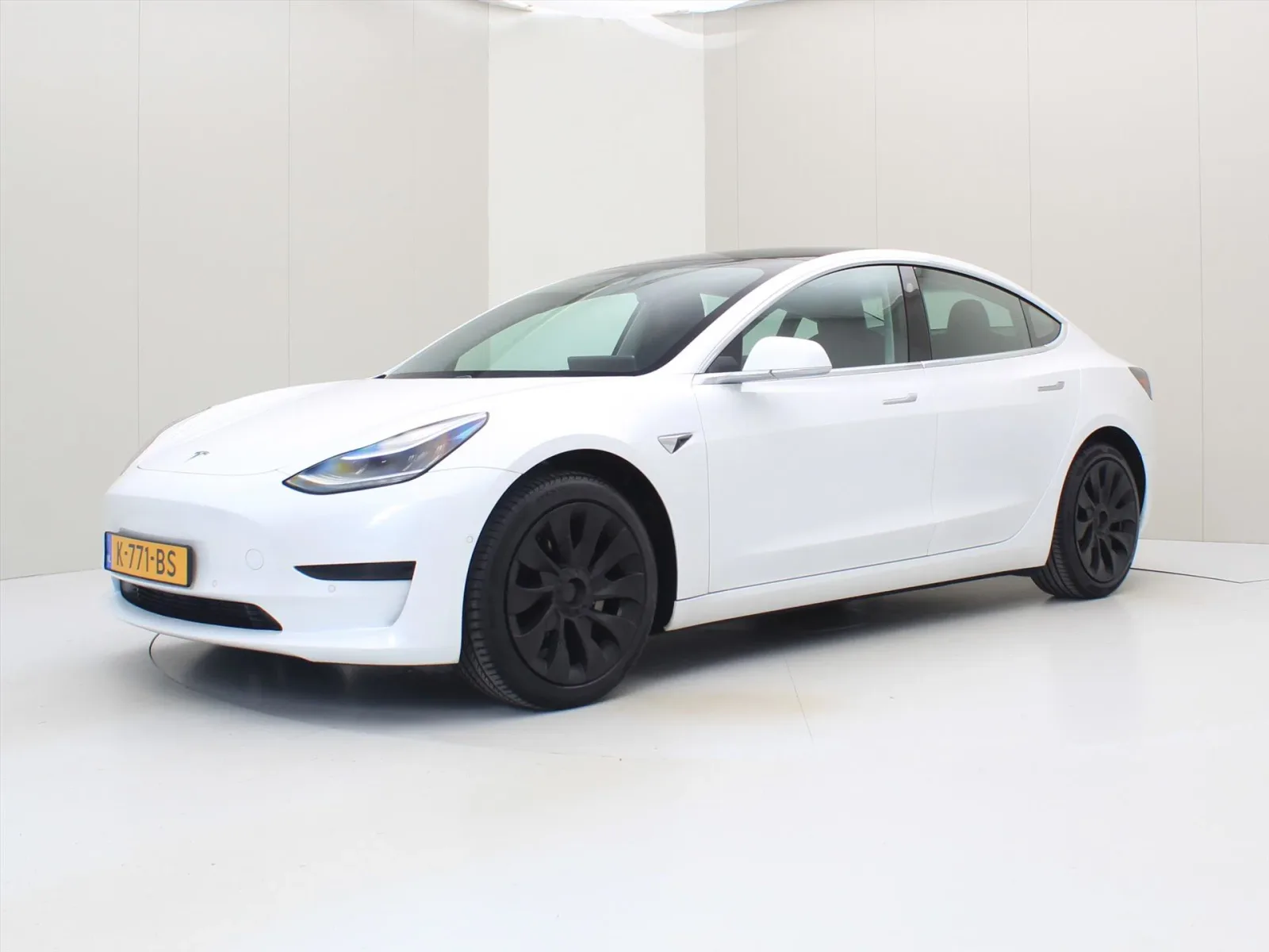 Tesla Model 3 (2020) — foto 1