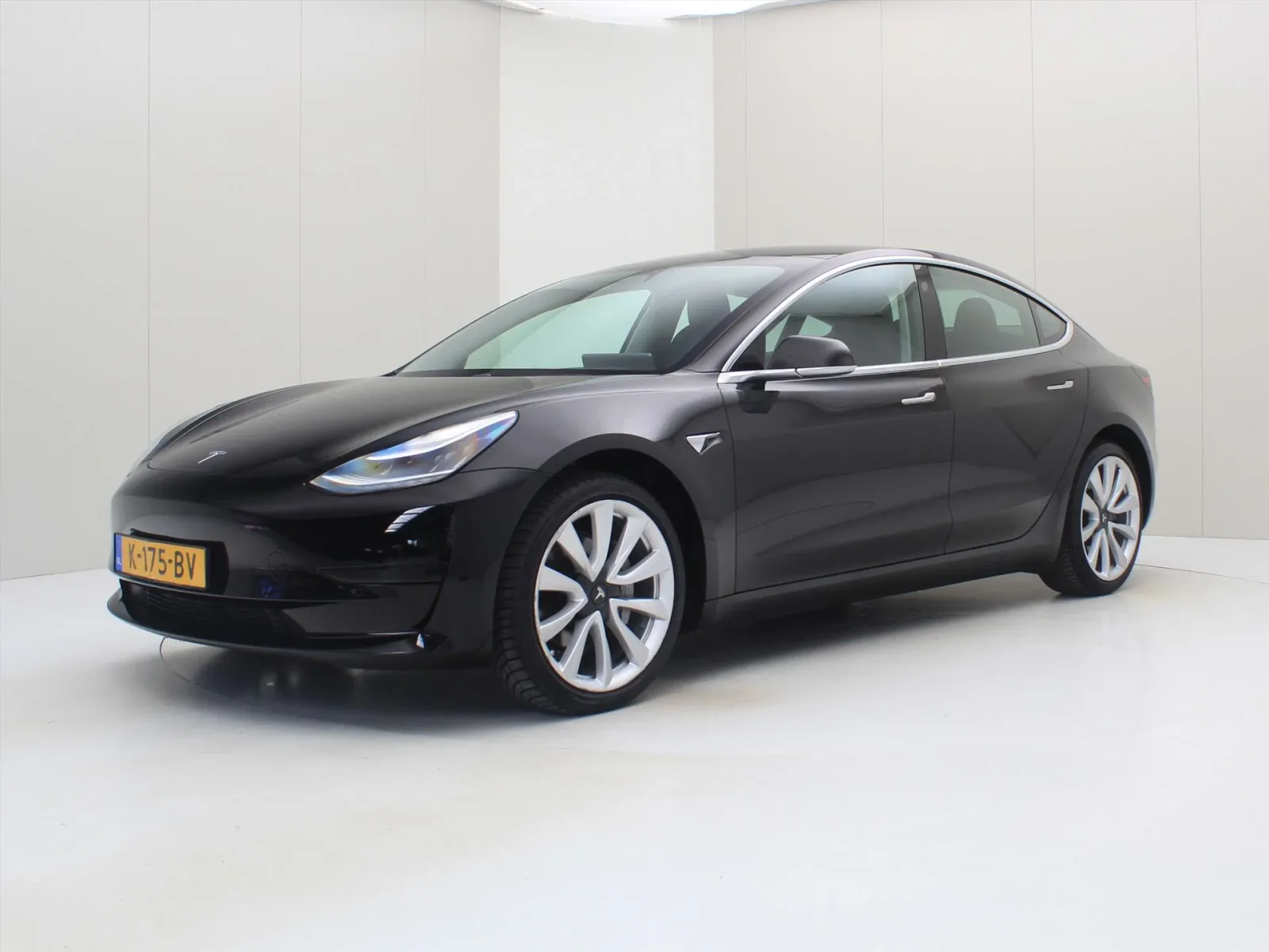 Tesla Model 3 (2020) — foto 1