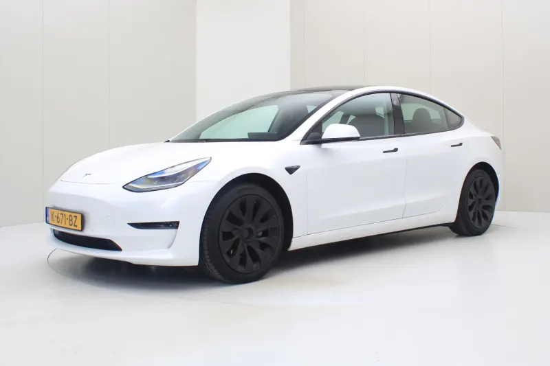 Tesla Model 3 (2020)