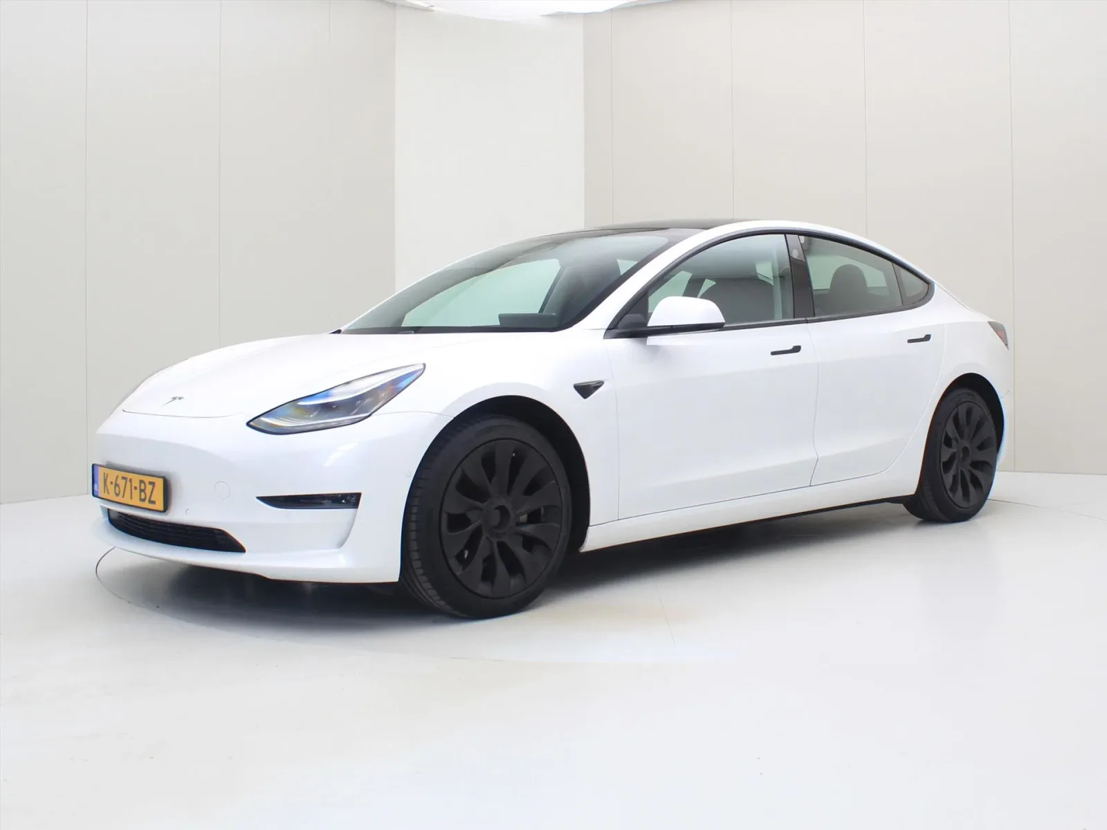 Tesla Model 3 (2020) — foto 1
