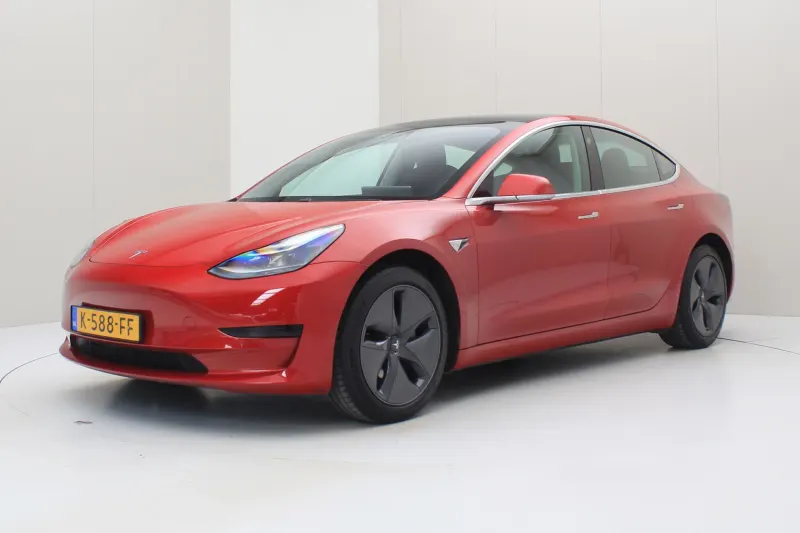 Tesla Model 3 (2020)
