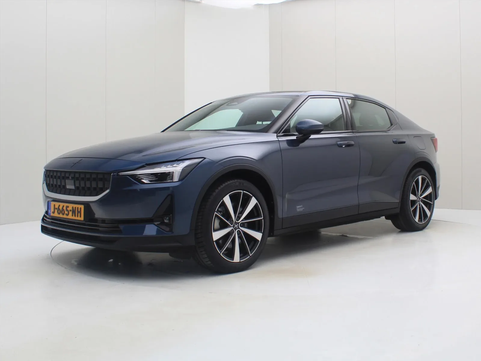 Polestar 2 (2020) — foto 1