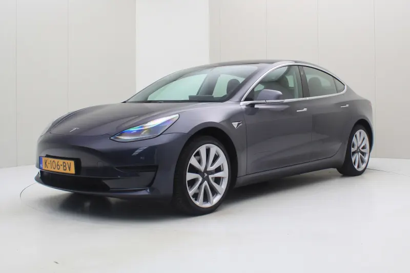 Tesla Model 3 (2020)