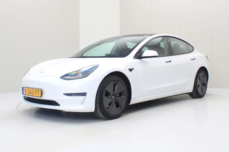 Tesla Model 3 (2020)