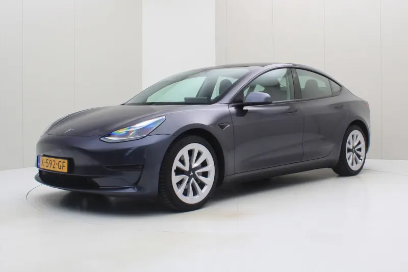 Tesla Model 3 (2020)