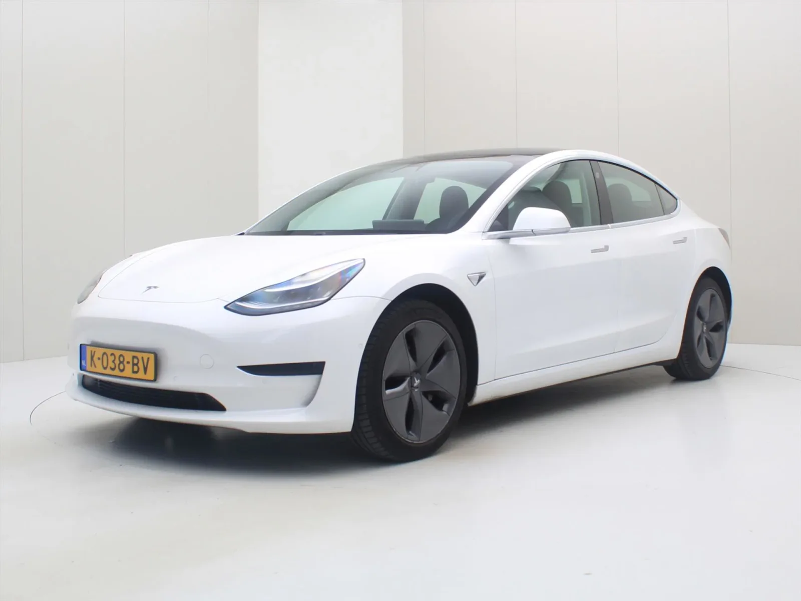 Tesla Model 3 (2020) — foto 1